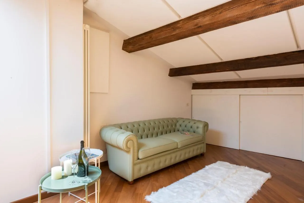 Apartment Ferienwohnung A Design Lover Flat In Florenz